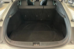 Valkoinen Tesla Model S 2018 kuva 35.