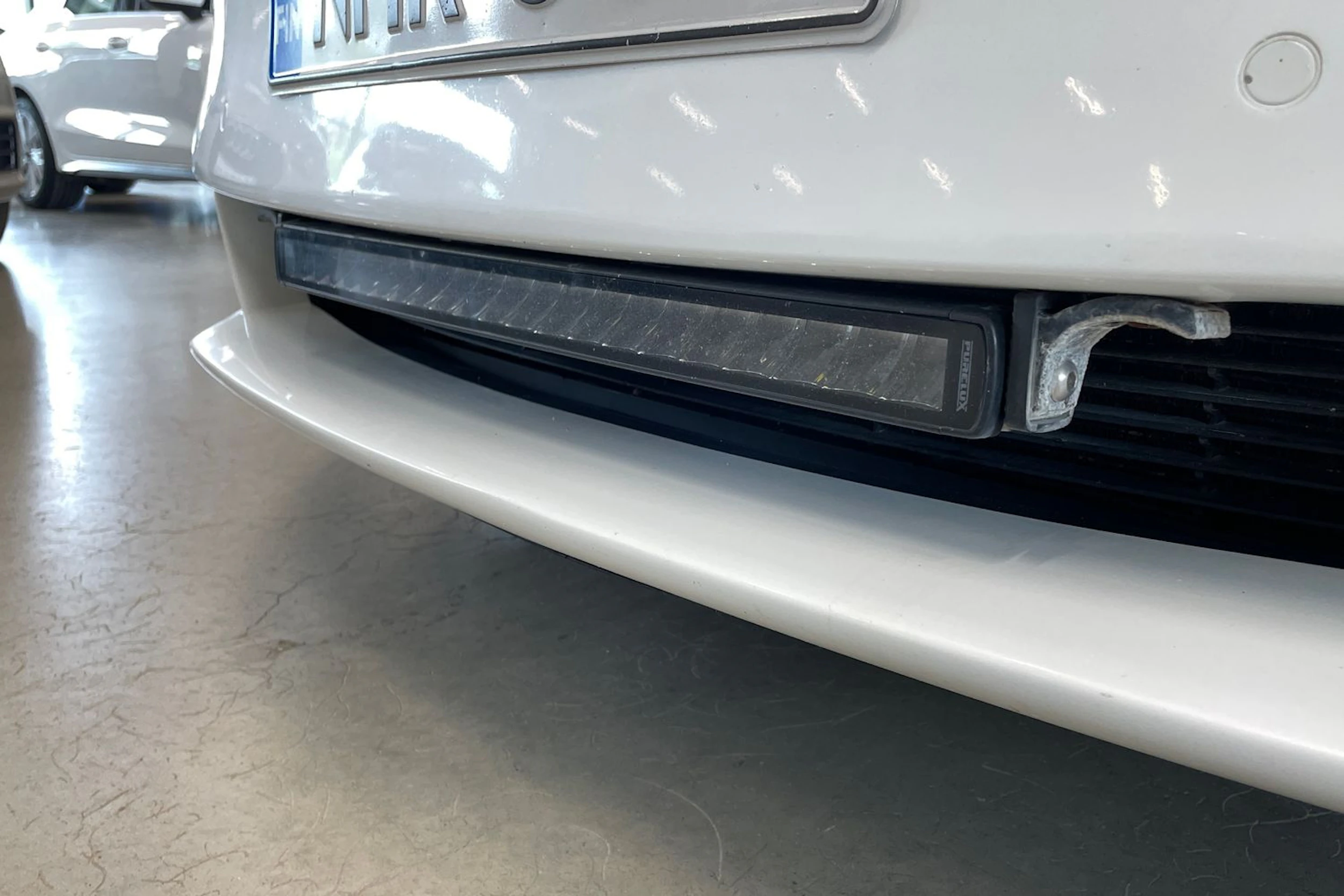 Valkoinen Tesla Model S 2018 kuva 38.