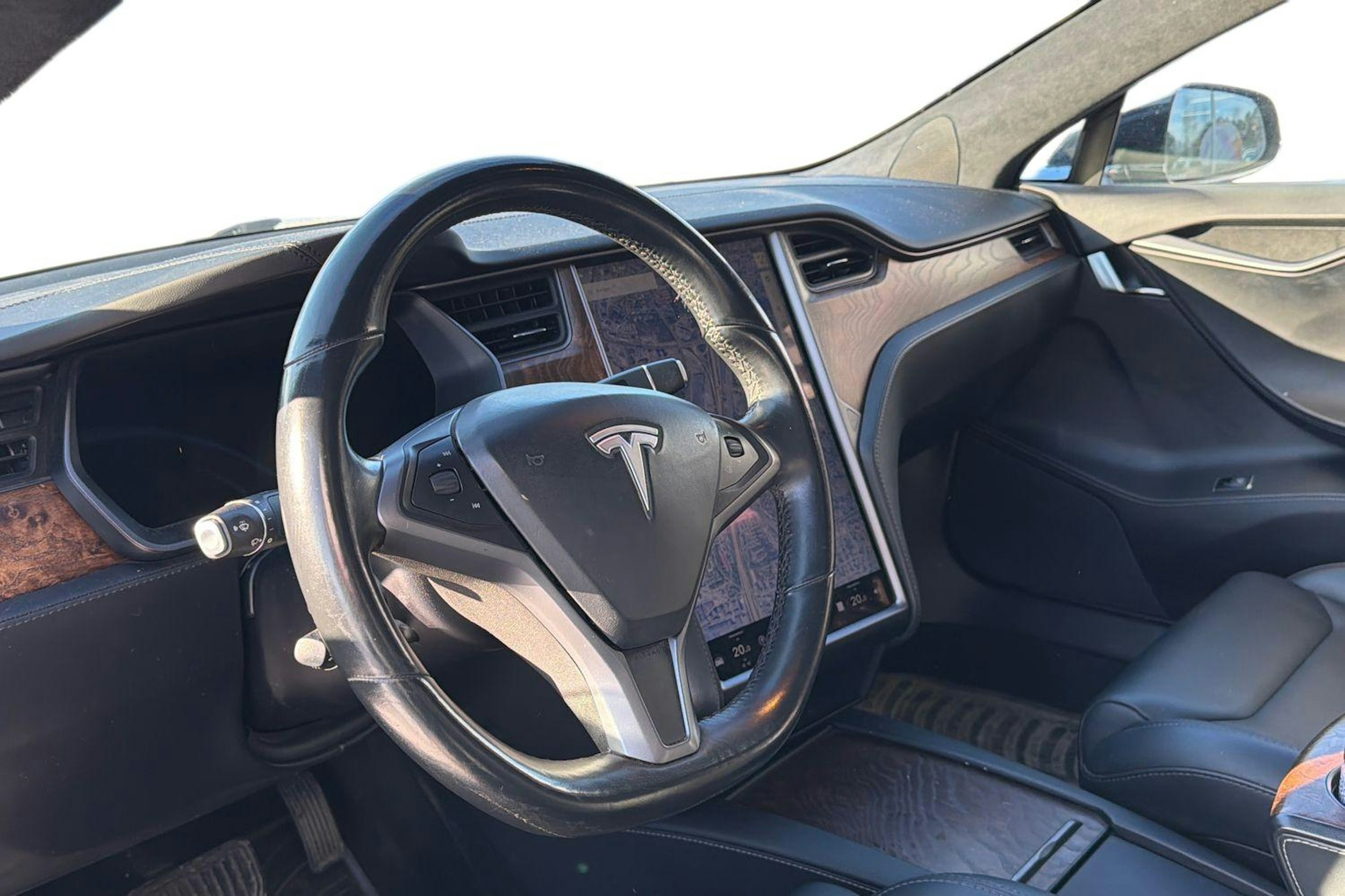 Musta Tesla Model S 2018 kuva 3.