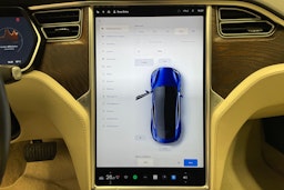 Sininen Tesla Model S 2018 kuva 19.