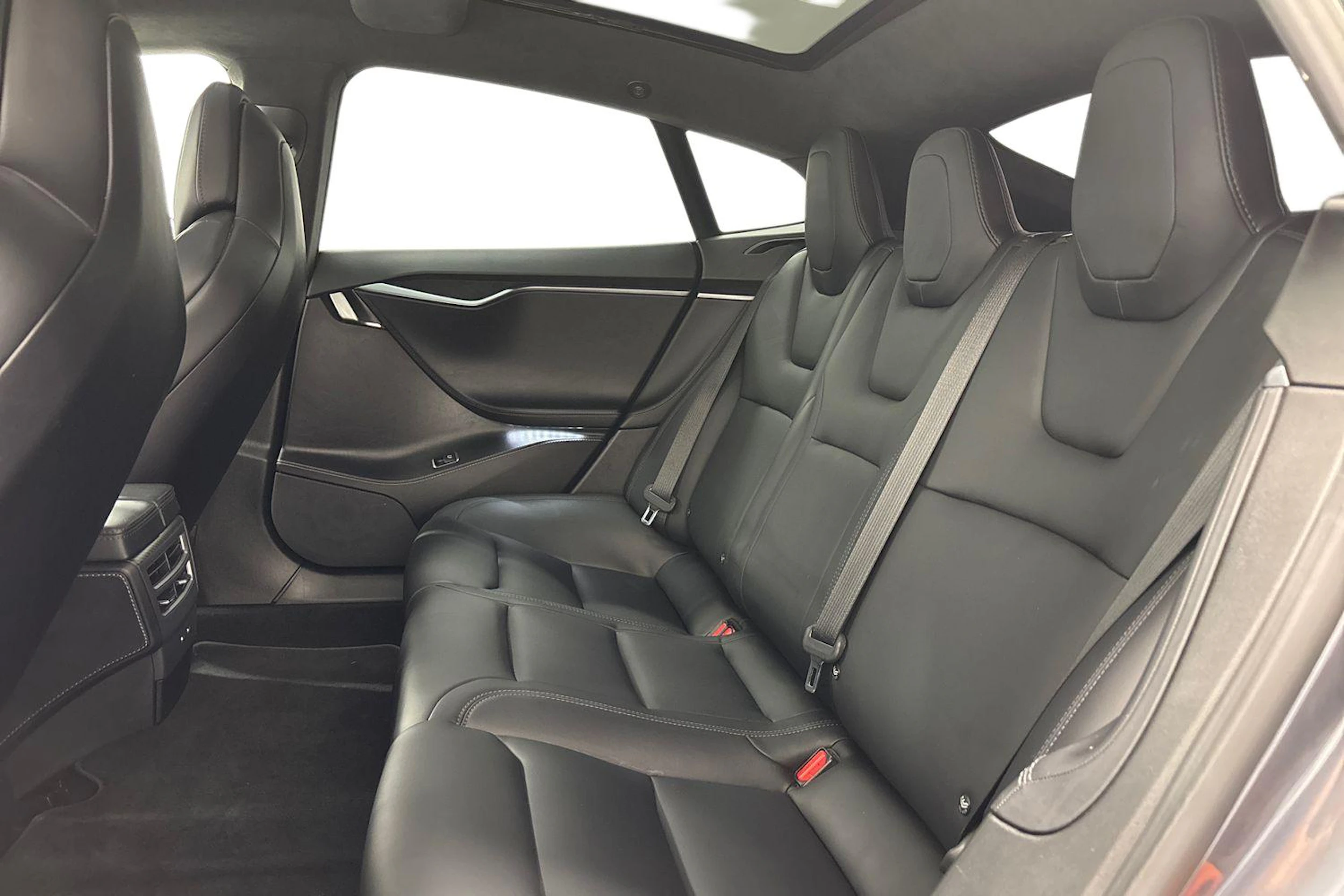harmaa Tesla Model S 2018 kuva 8.