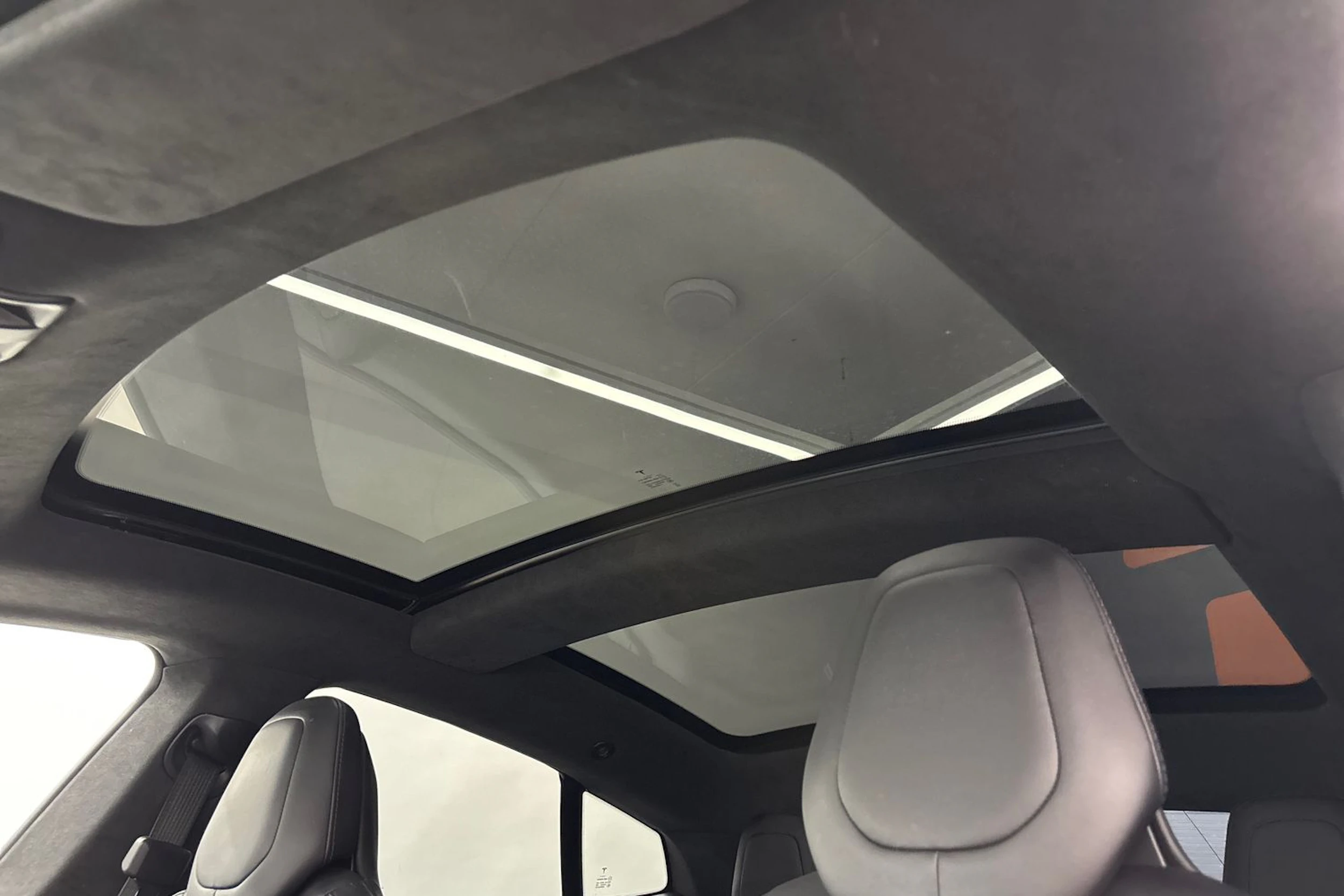 harmaa Tesla Model S 2018 kuva 13.