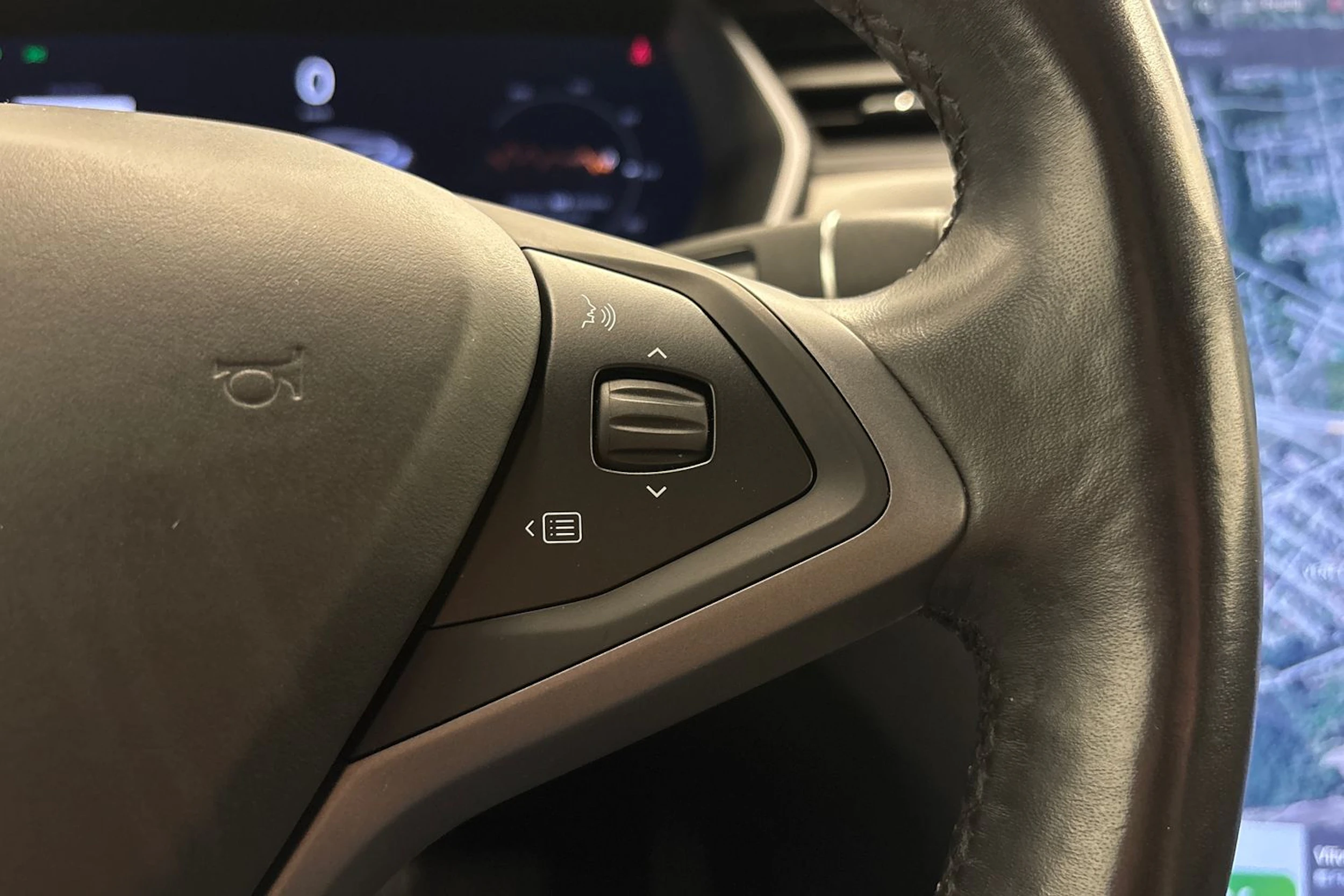 harmaa Tesla Model S 2018 kuva 16.