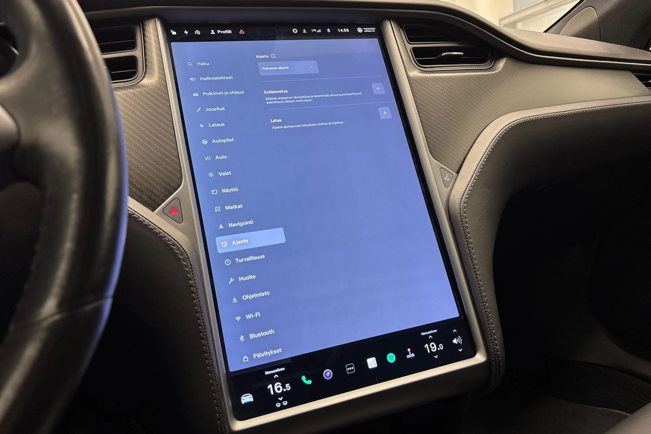 harmaa Tesla Model S 2018 kuva 24.