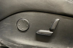Ruskea (beige) Tesla Model S 2018 kuva 19.