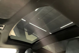 Ruskea (beige) Tesla Model S 2018 kuva 20.
