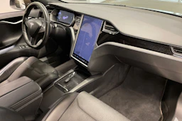 Ruskea (beige) Tesla Model S 2018 kuva 23.