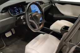 Musta Tesla Model S 2019 kuva 7.
