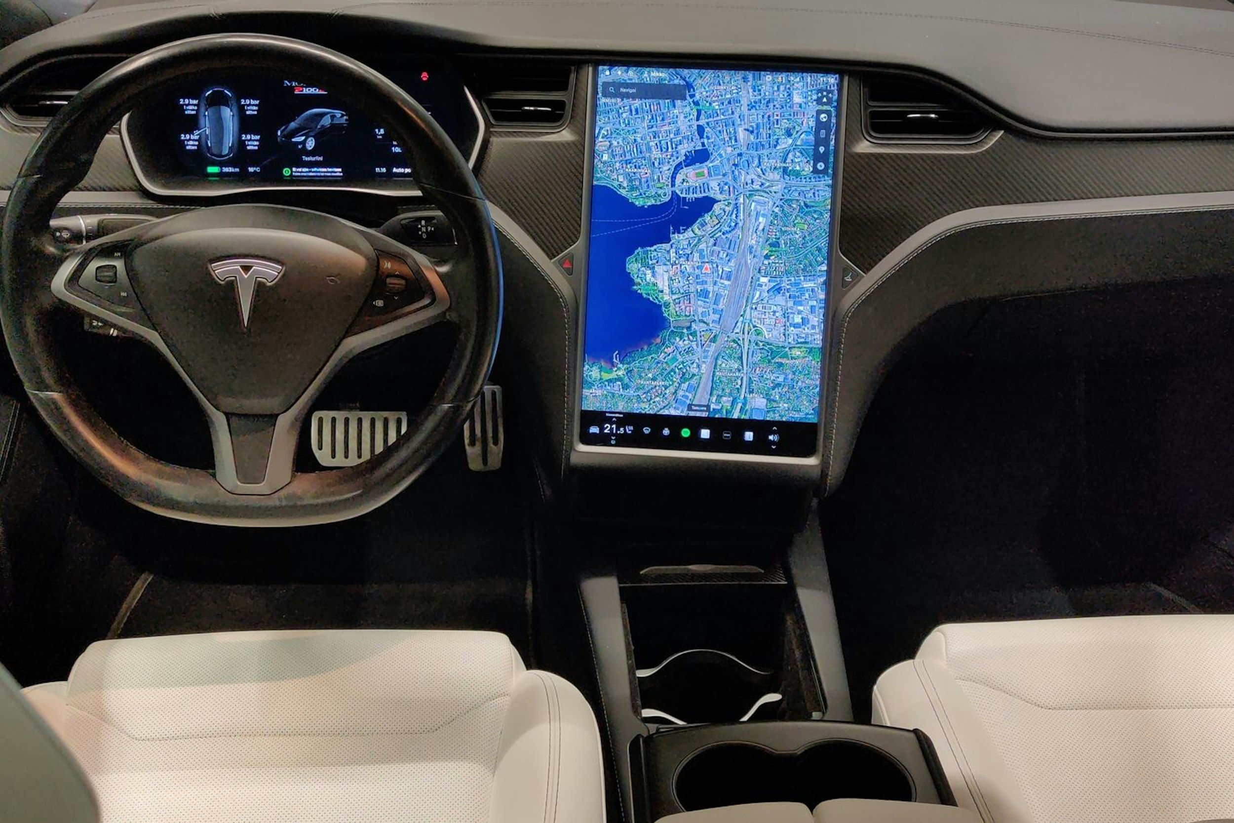 Musta Tesla Model S 2019 kuva 9.
