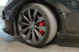 Musta Tesla Model S 2019 kuva 13.