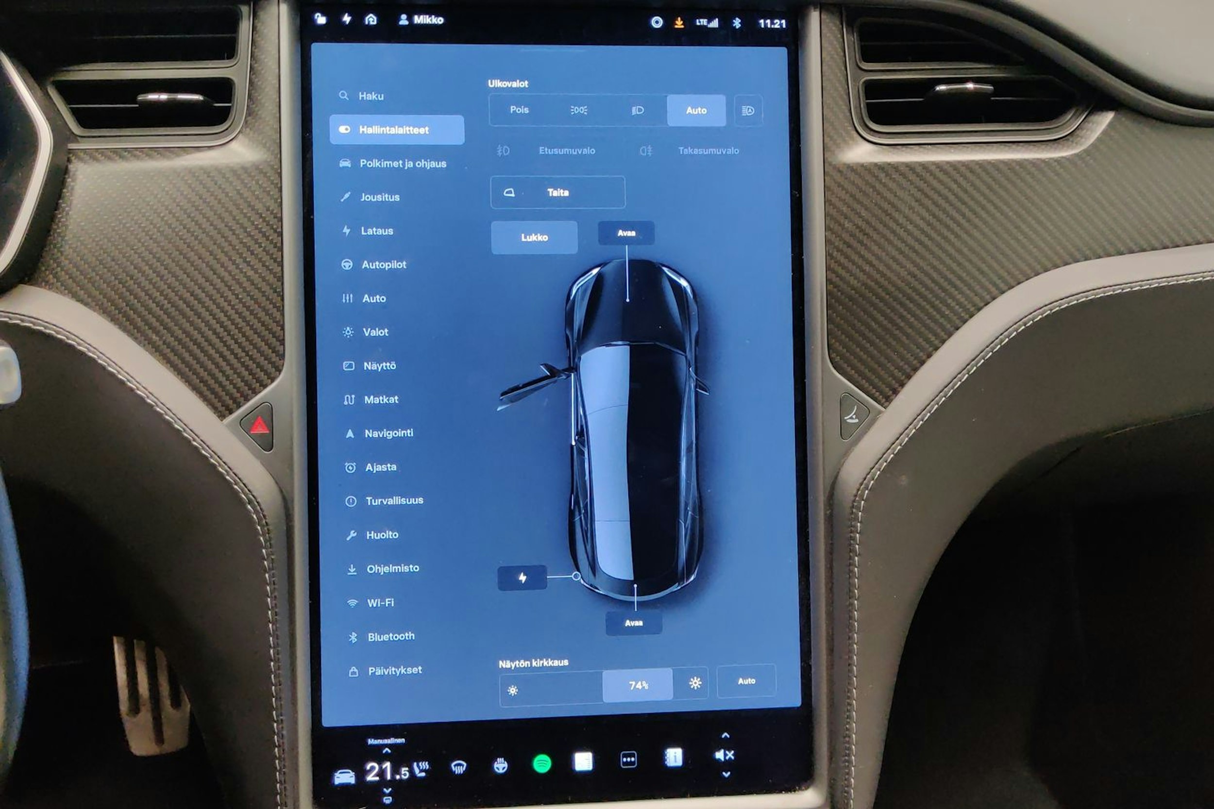 Musta Tesla Model S 2019 kuva 15.