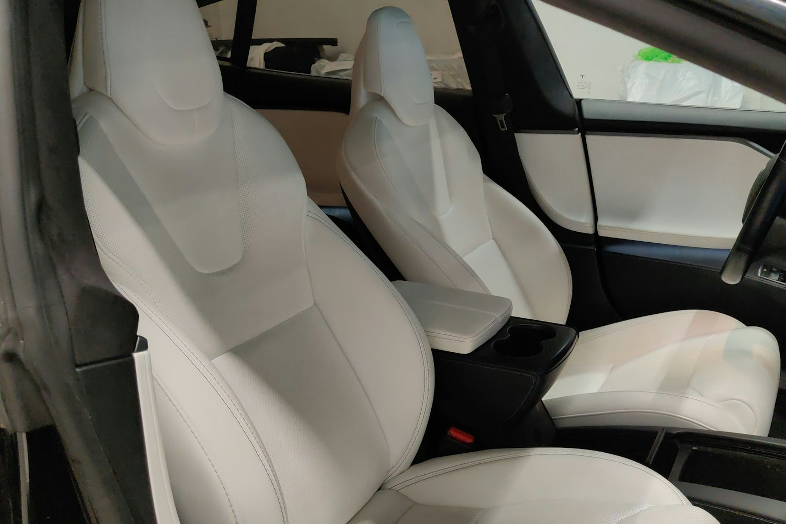 Musta Tesla Model S 2019 kuva 21.