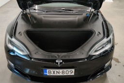 Musta Tesla Model S 2019 kuva 24.