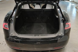 Musta Tesla Model S 2019 kuva 25.