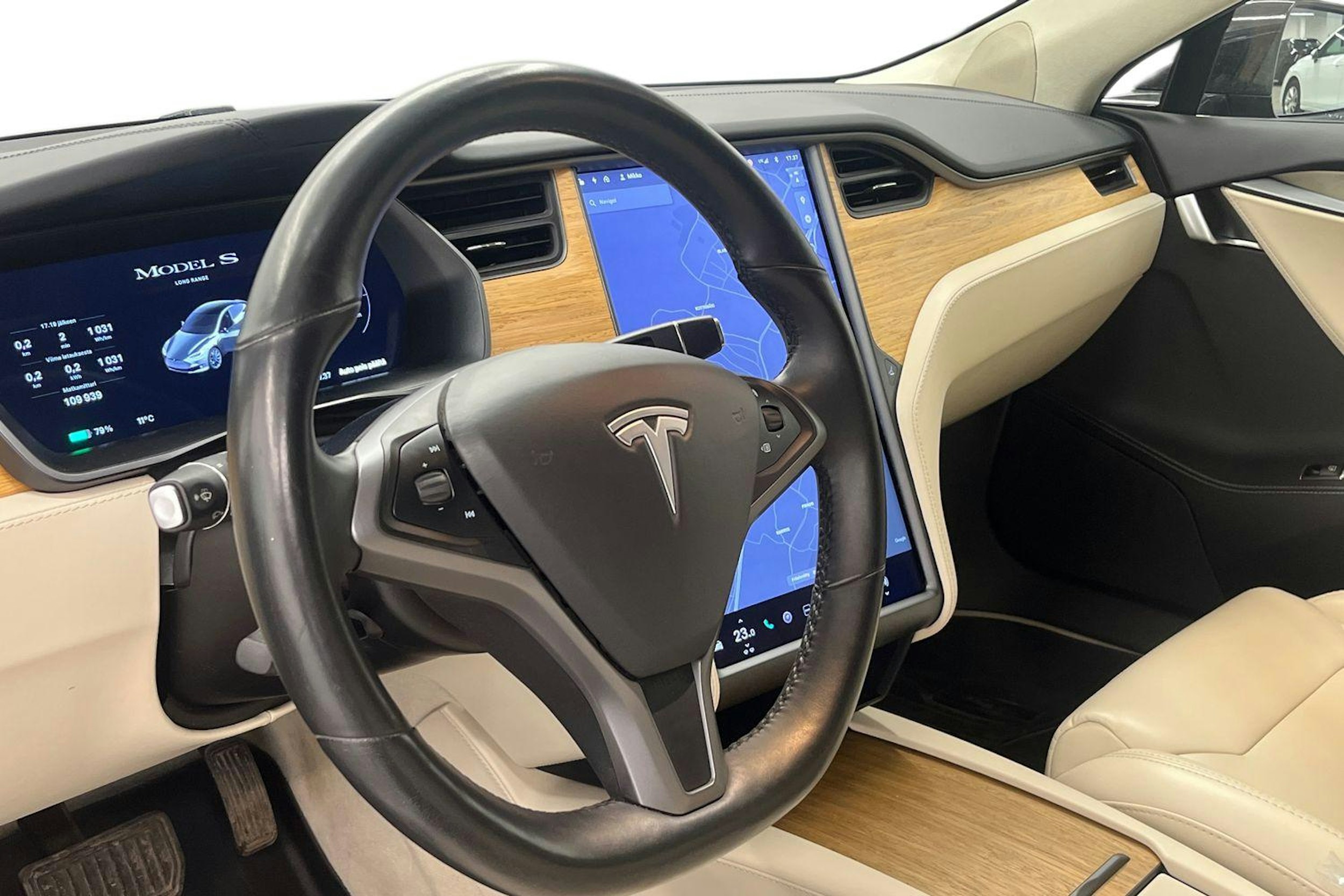 Harmaa Tesla Model S 2019 kuva 7.