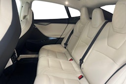 Harmaa Tesla Model S 2019 kuva 10.