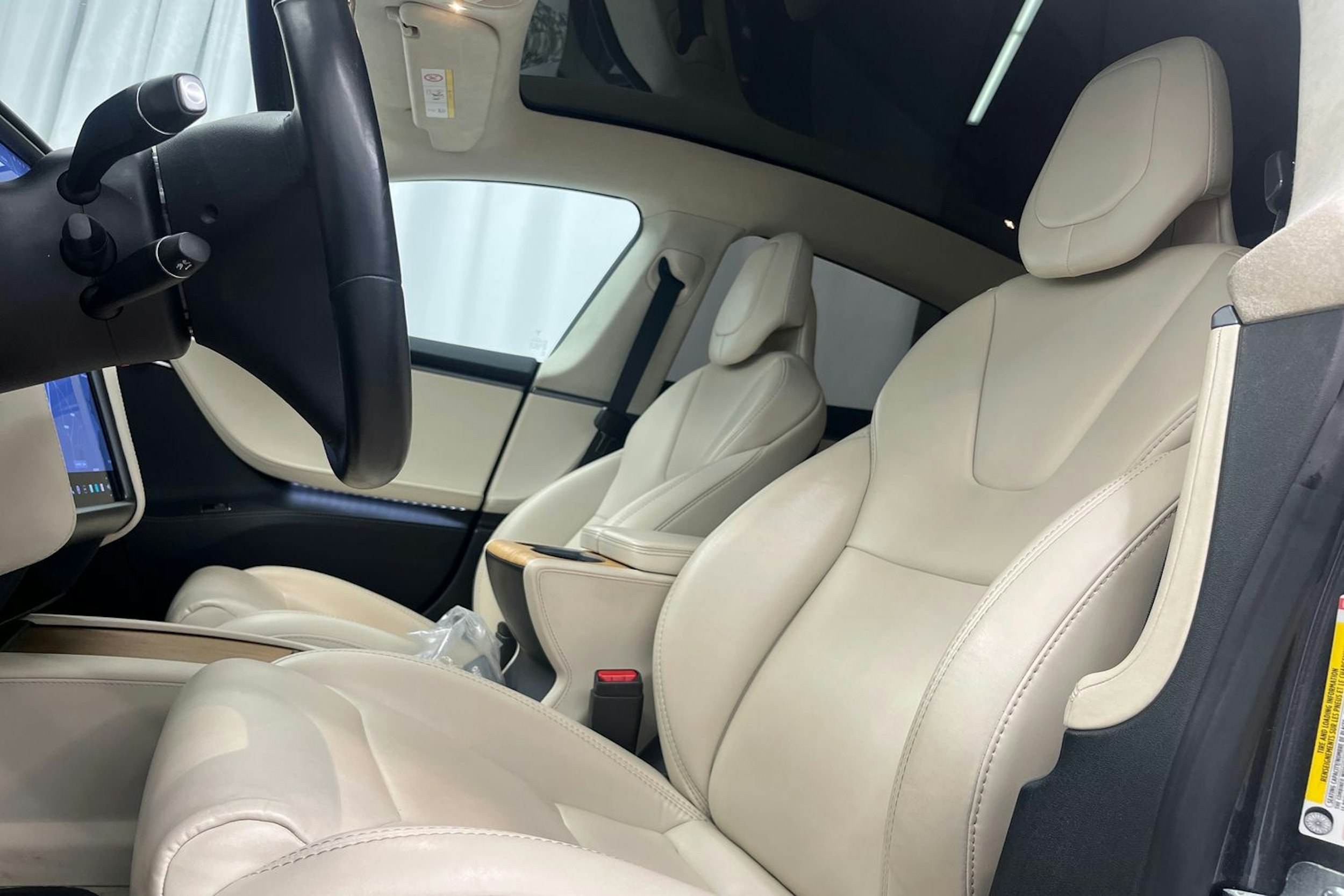 Harmaa Tesla Model S 2019 kuva 14.