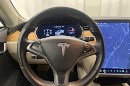 Harmaa Tesla Model S 2019 kuva 16.