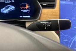 Harmaa Tesla Model S 2019 kuva 19.