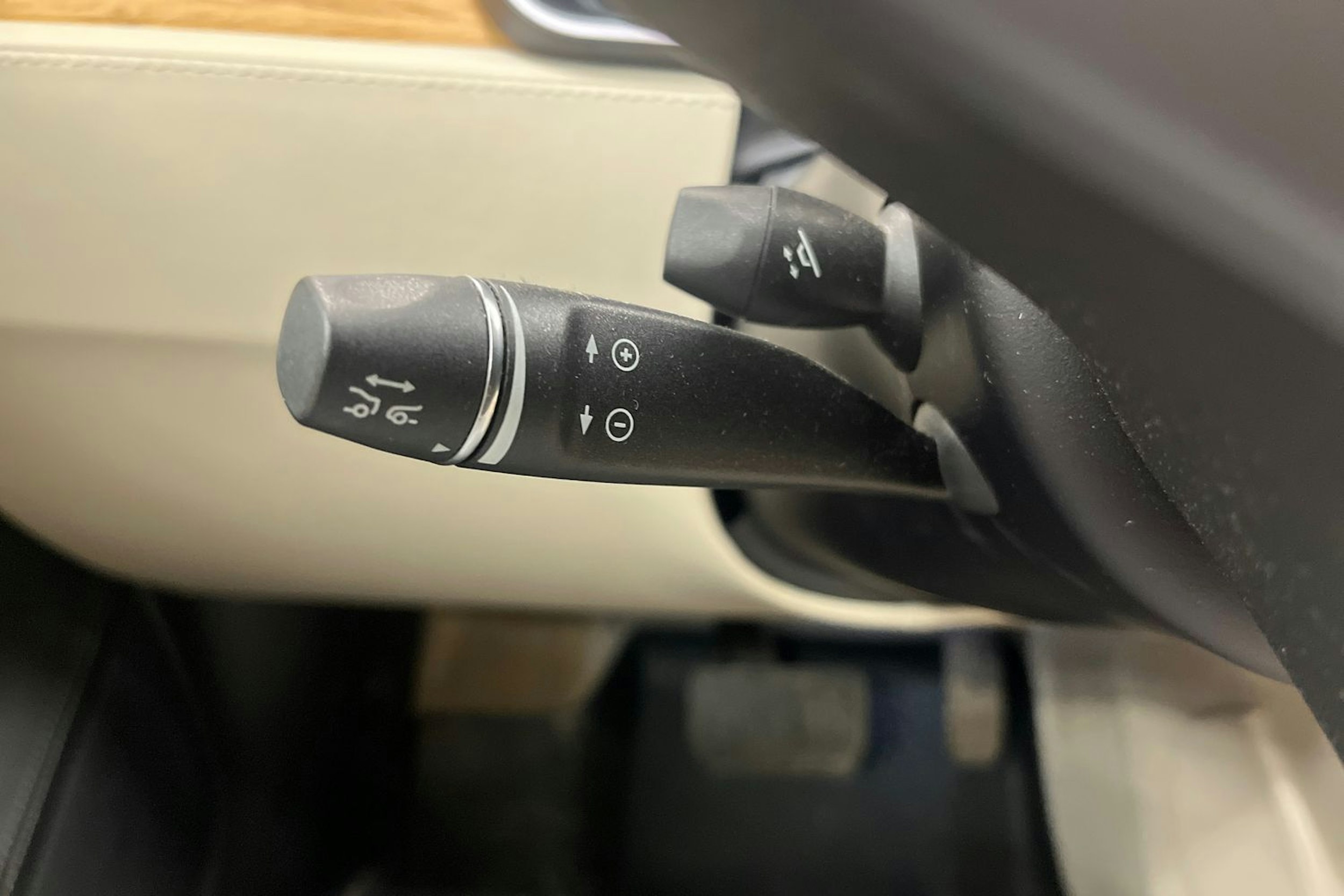 Harmaa Tesla Model S 2019 kuva 20.