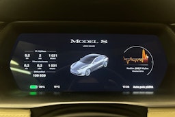 Harmaa Tesla Model S 2019 kuva 21.