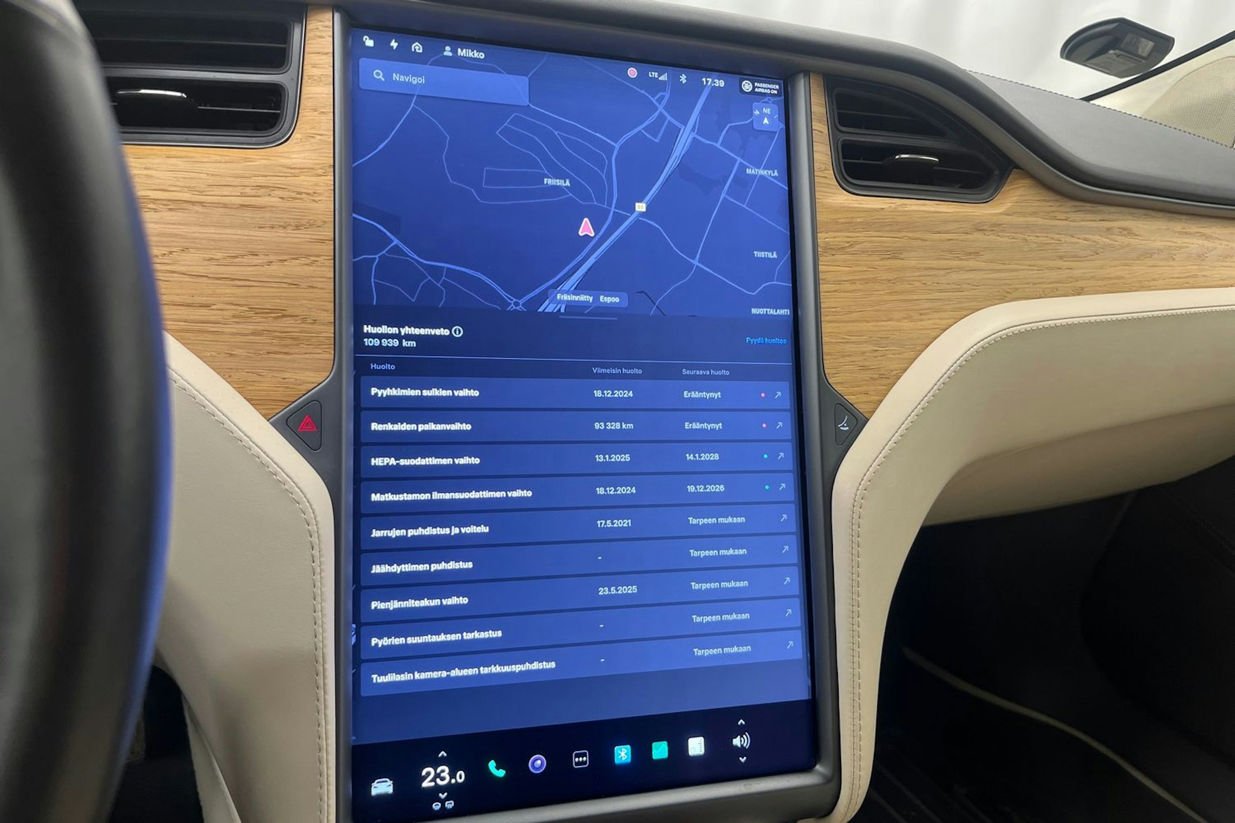 Harmaa Tesla Model S 2019 kuva 24.