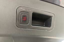 Harmaa Tesla Model S 2019 kuva 28.