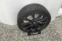 Harmaa Tesla Model S 2019 kuva 29.