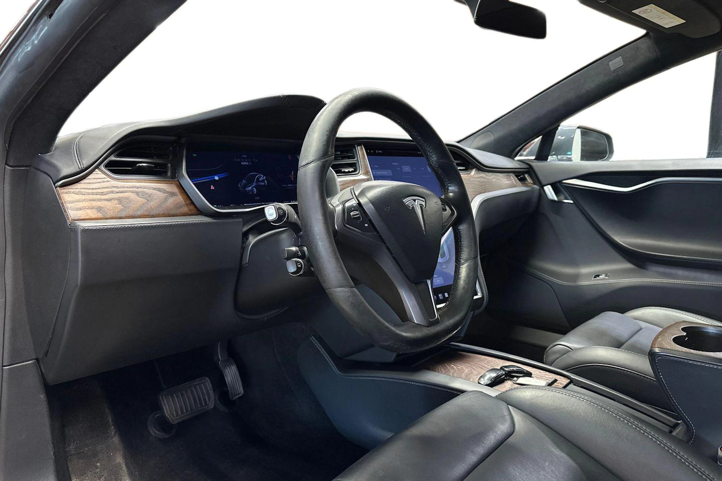 harmaa Tesla Model S 2019 kuva 8.