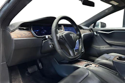 harmaa Tesla Model S 2019 kuva 8.