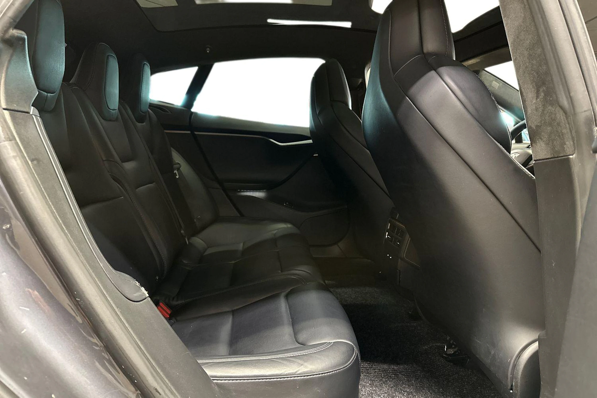 harmaa Tesla Model S 2019 kuva 11.