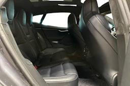 harmaa Tesla Model S 2019 kuva 11.