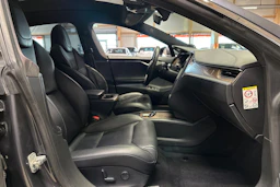 harmaa Tesla Model S 2019 kuva 15.