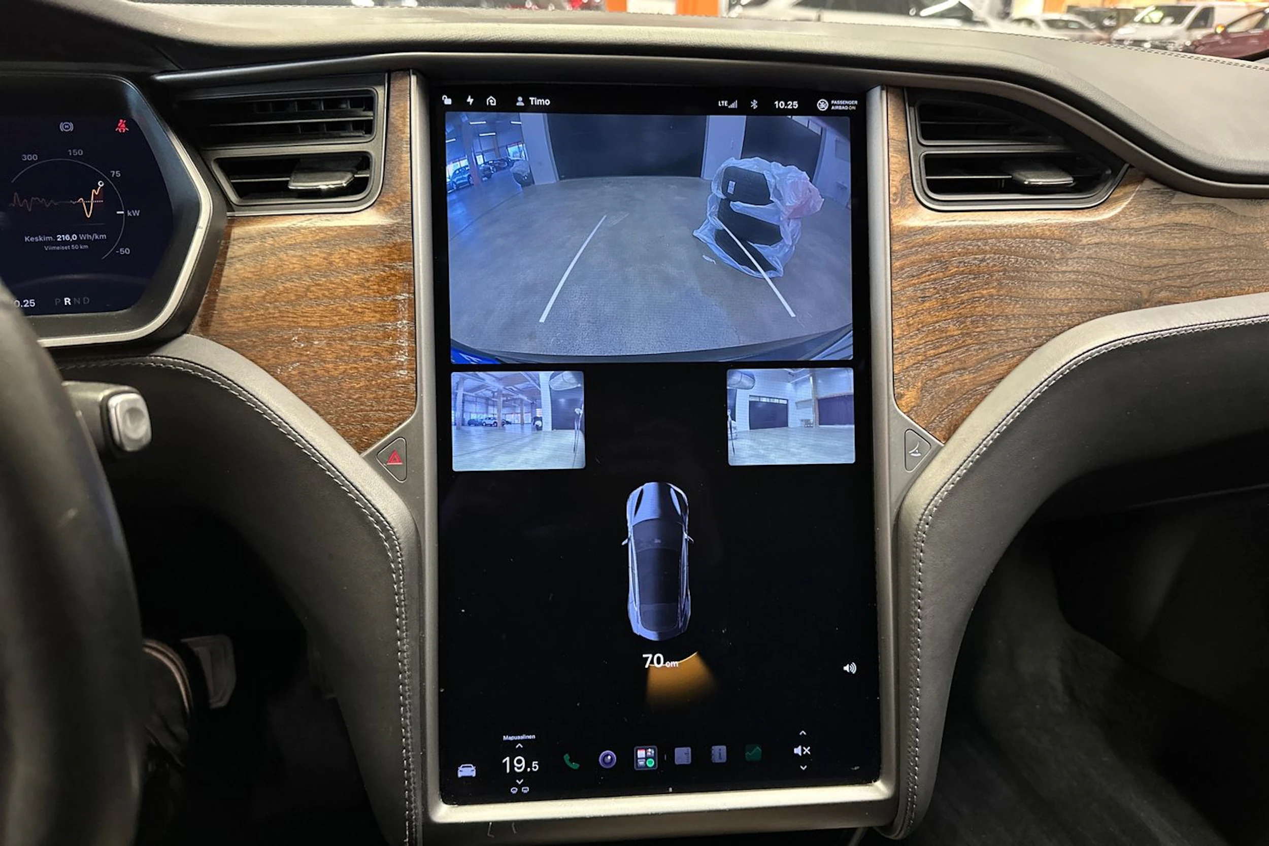 harmaa Tesla Model S 2019 kuva 16.