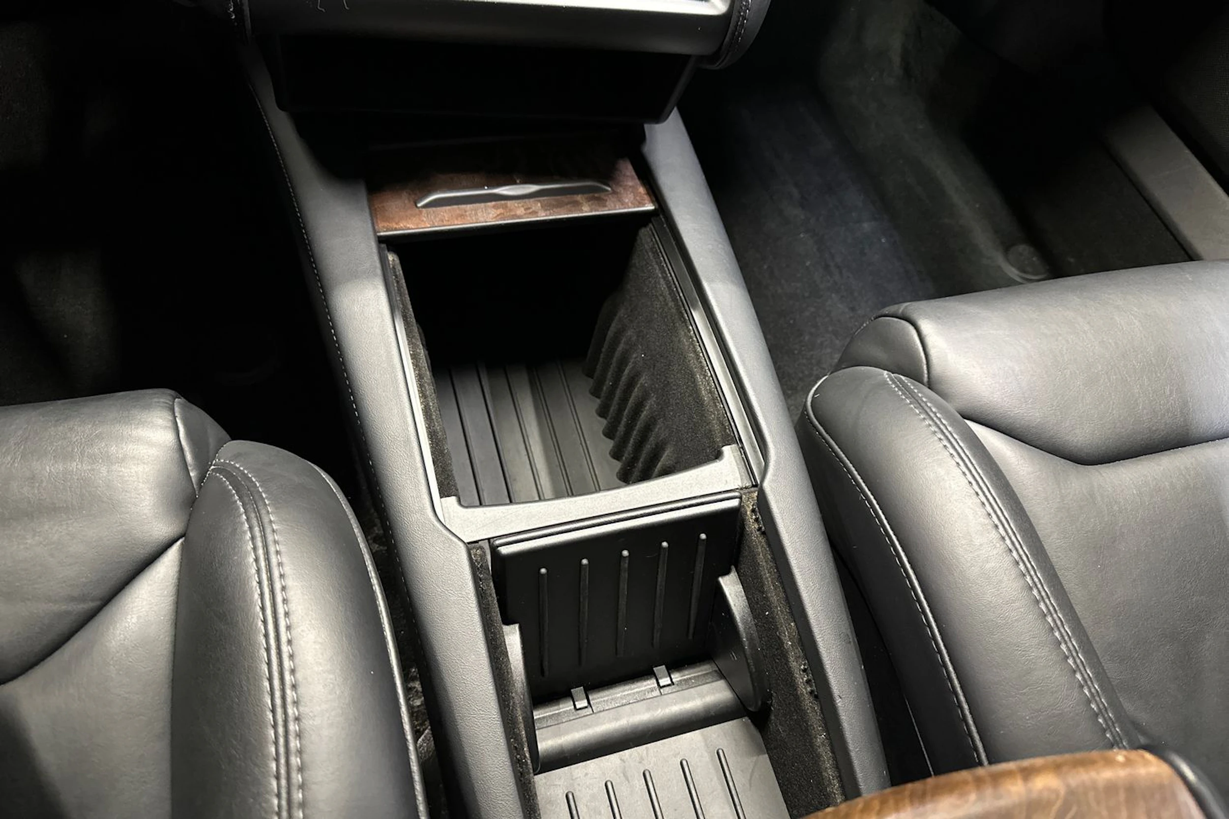 harmaa Tesla Model S 2019 kuva 21.
