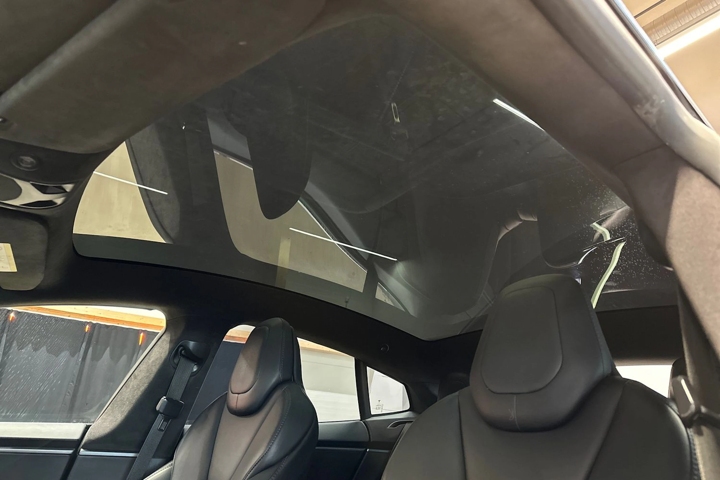 harmaa Tesla Model S 2019 kuva 23.