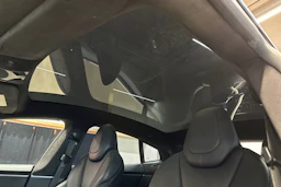 harmaa Tesla Model S 2019 kuva 23.