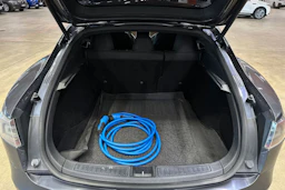 harmaa Tesla Model S 2019 kuva 25.