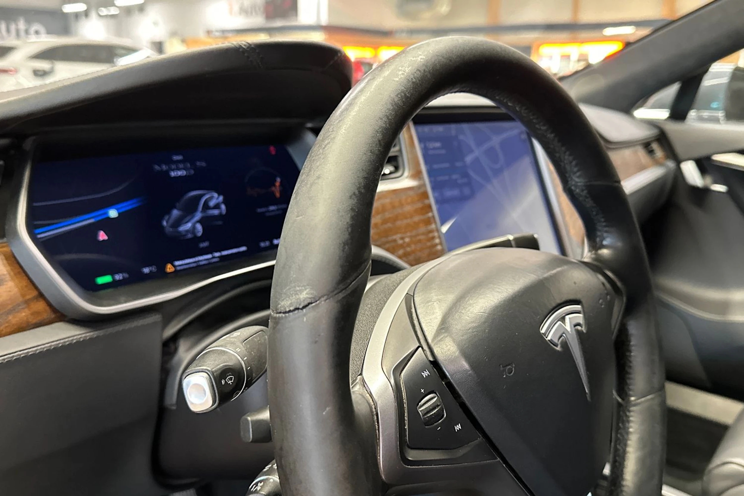 harmaa Tesla Model S 2019 kuva 29.