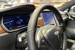 harmaa Tesla Model S 2019 kuva 29.