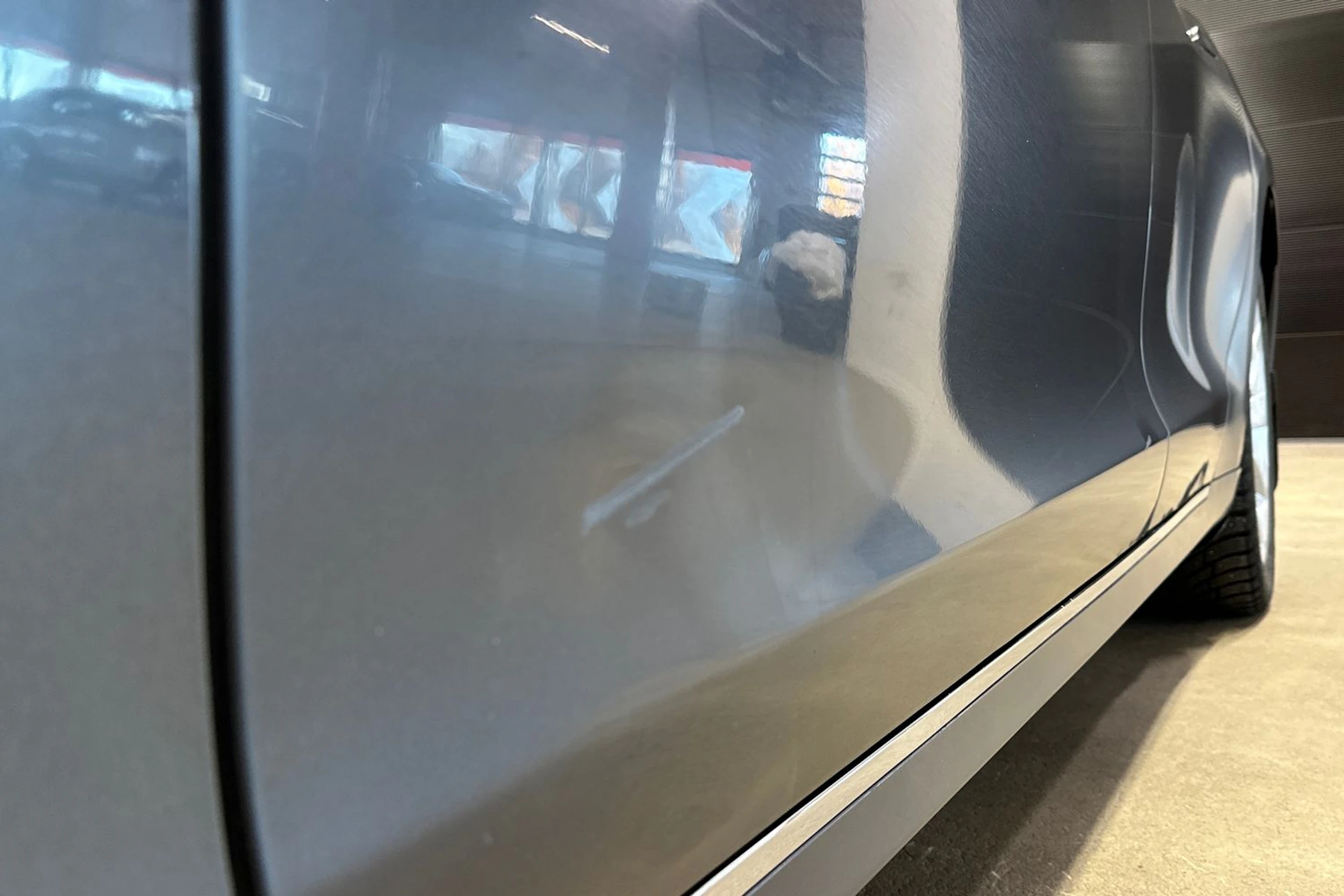 harmaa Tesla Model S 2019 kuva 34.