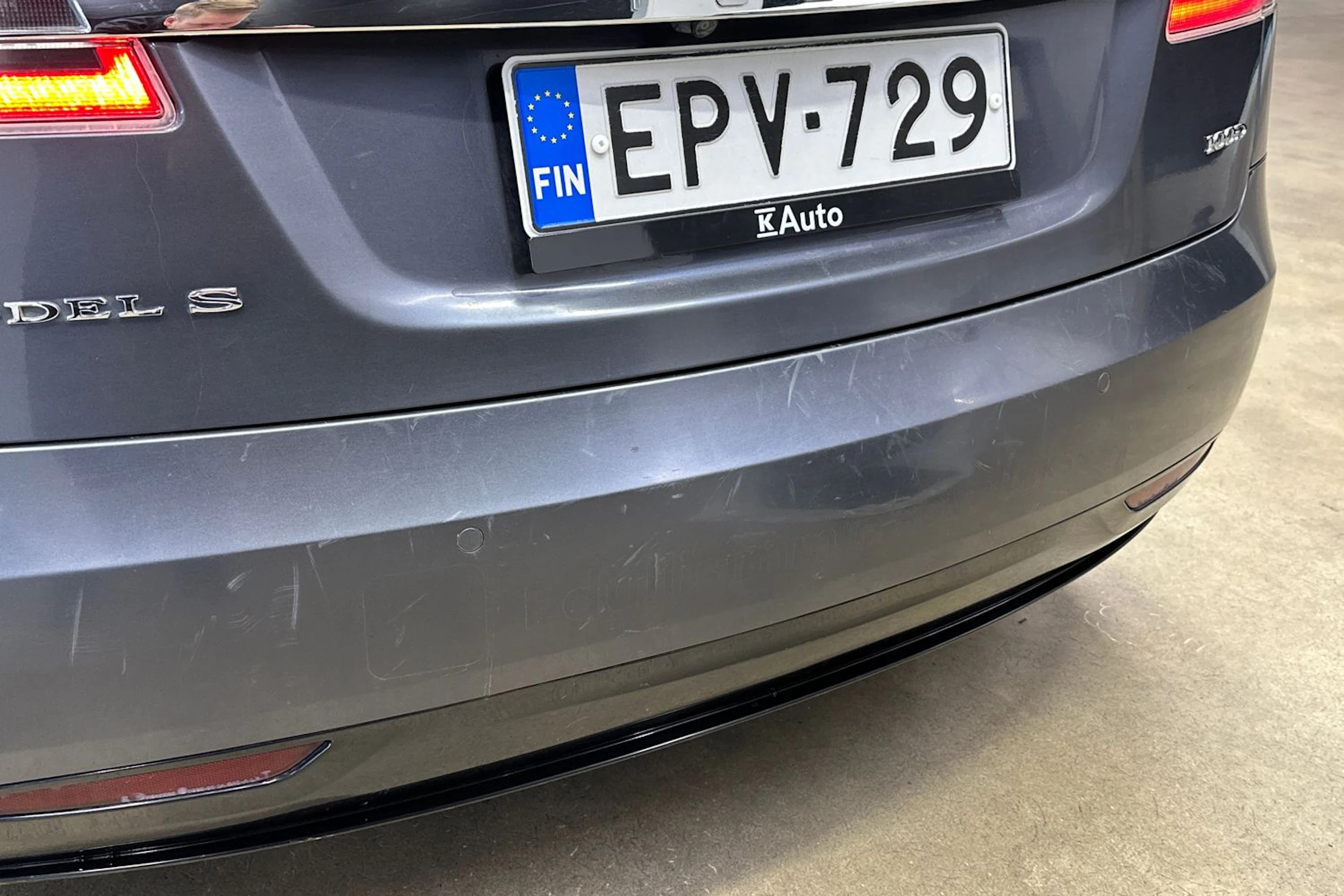 harmaa Tesla Model S 2019 kuva 38.