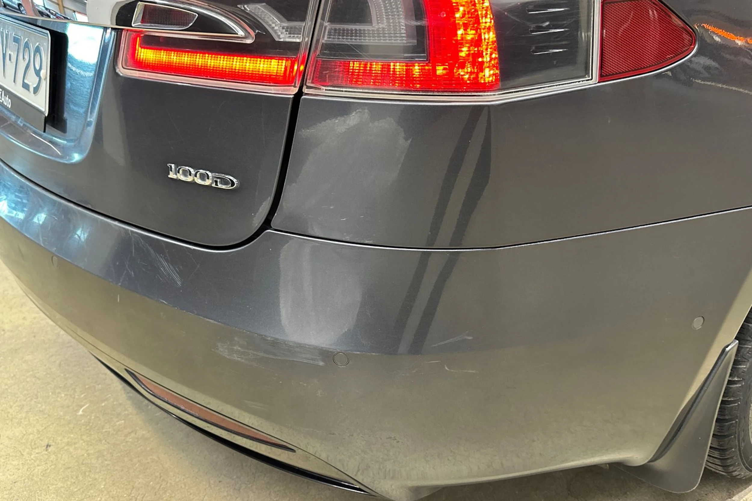 harmaa Tesla Model S 2019 kuva 39.