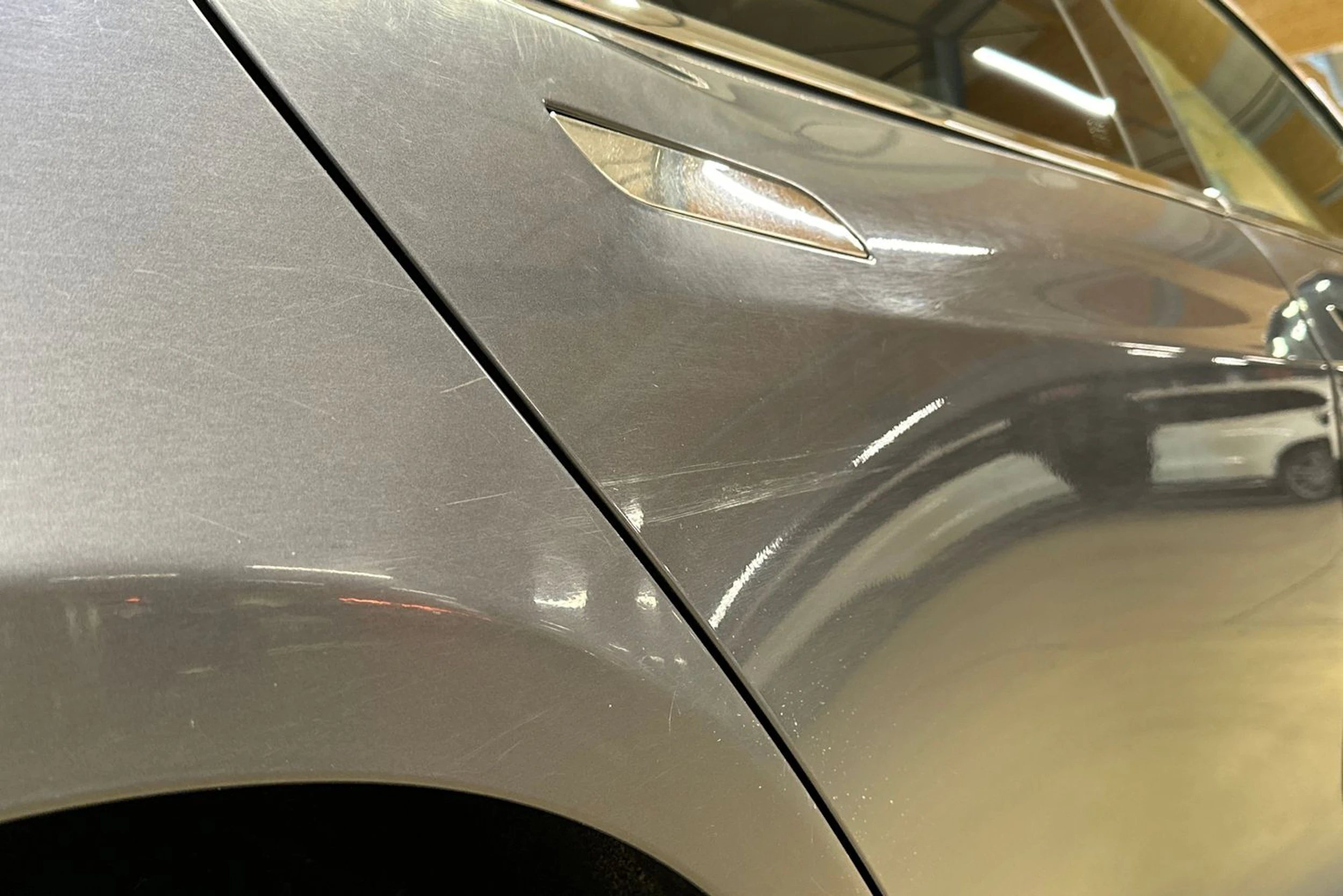 harmaa Tesla Model S 2019 kuva 40.