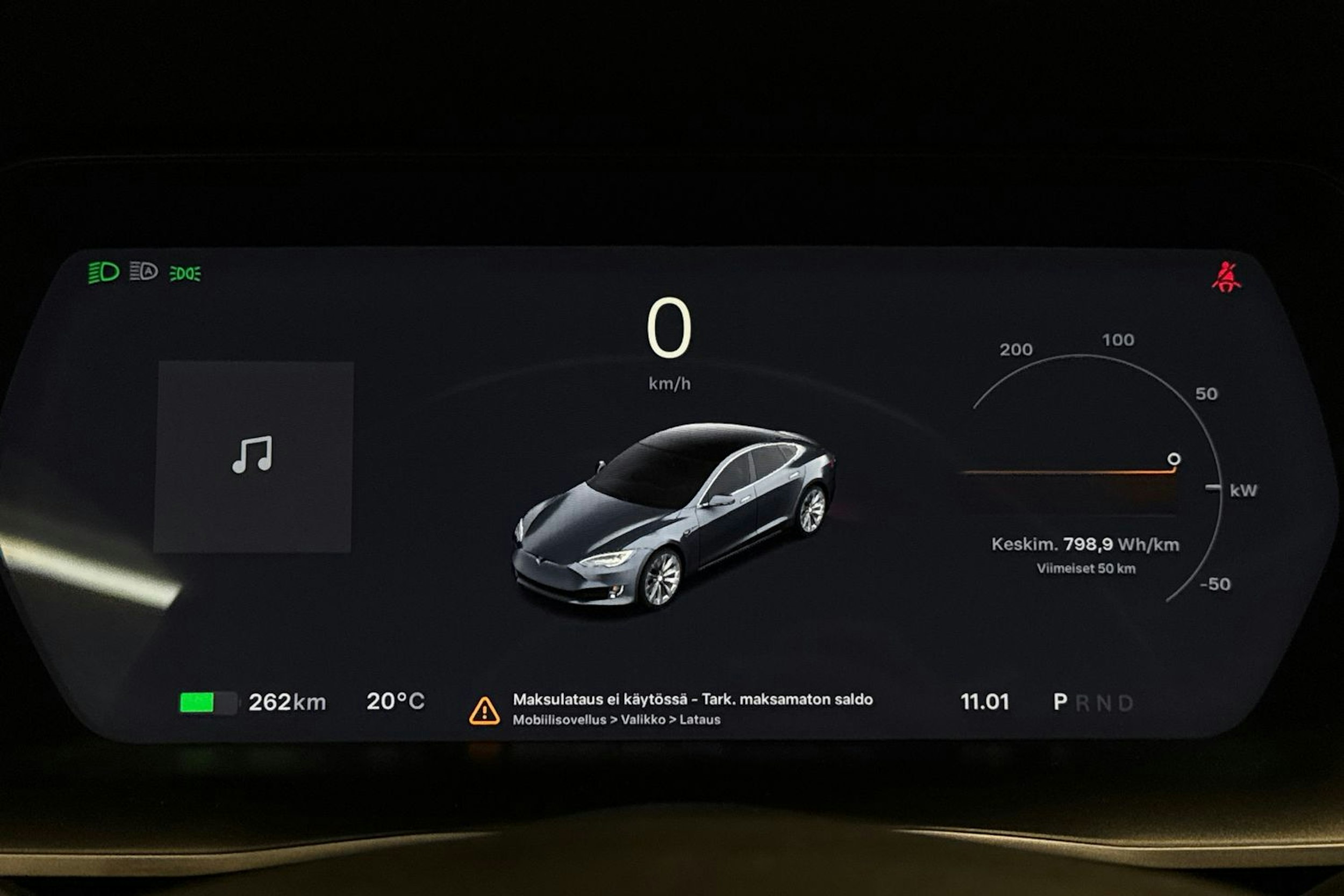 harmaa Tesla Model S 2019 kuva 18.