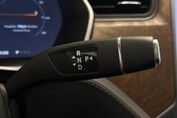 harmaa Tesla Model S 2019 kuva 21.