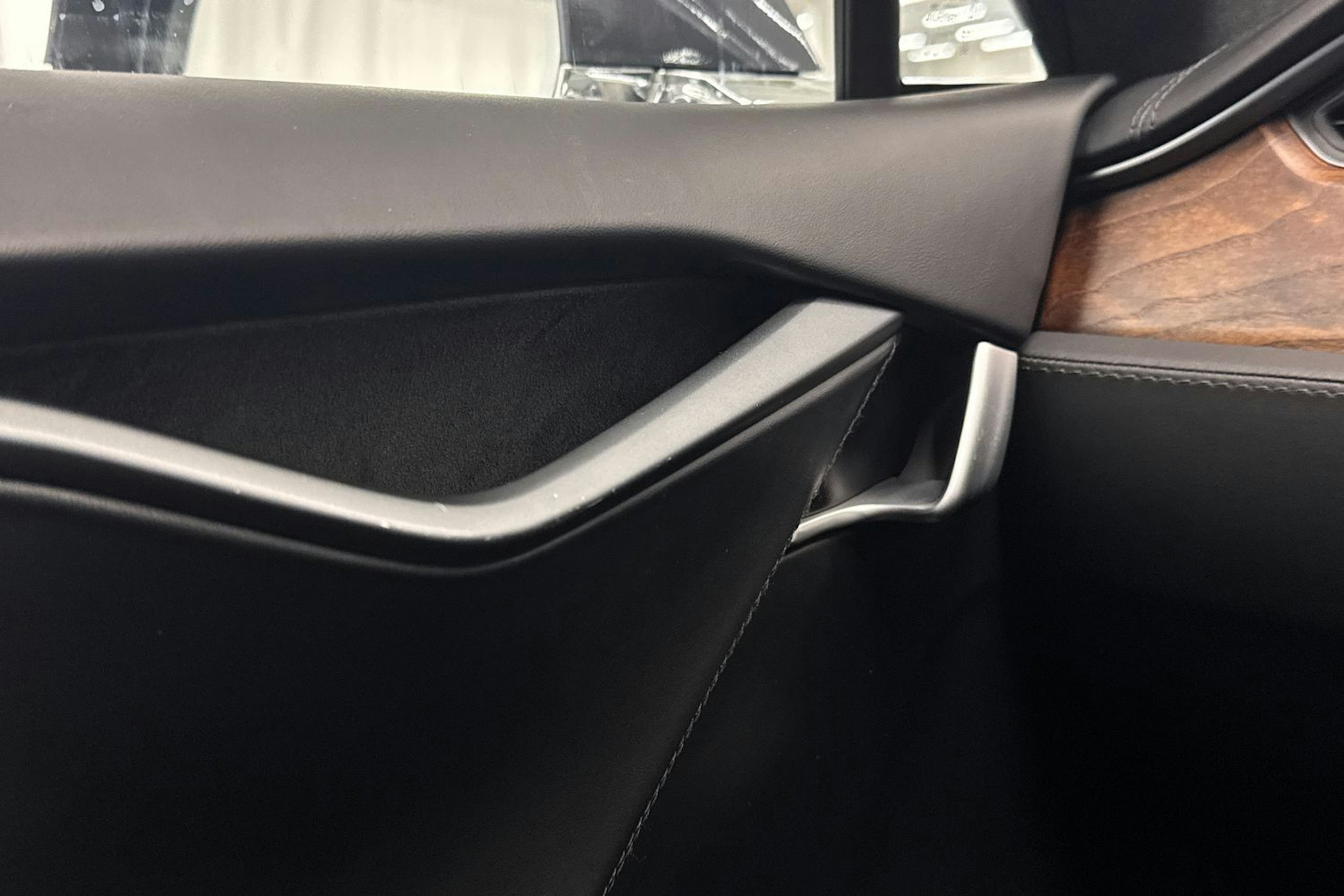 harmaa Tesla Model S 2019 kuva 23.