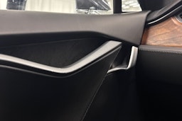 harmaa Tesla Model S 2019 kuva 23.