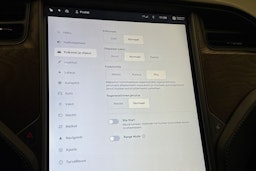 harmaa Tesla Model S 2019 kuva 34.