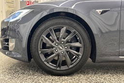 harmaa Tesla Model S 2019 kuva 40.